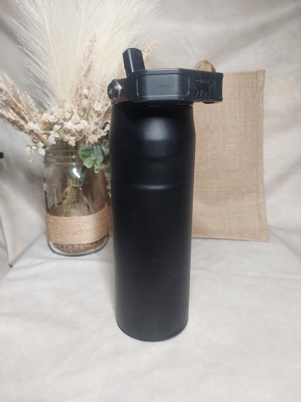 Stanley AeroLight Fast Flow Water Bottle 24 oz Black with Stainless Steel Straw - Picture 1 of 9